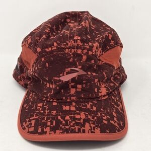 Brooks Running Chaser Hat Run Raisin Glitch Print Red Lightweight Ponytail